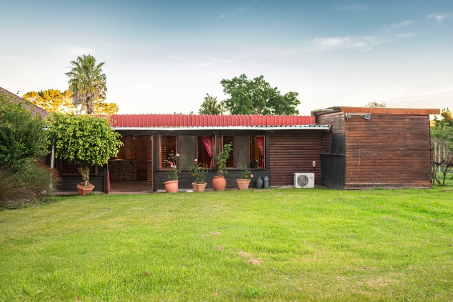 4 Bedroom Property for Sale in Theescombe Eastern Cape